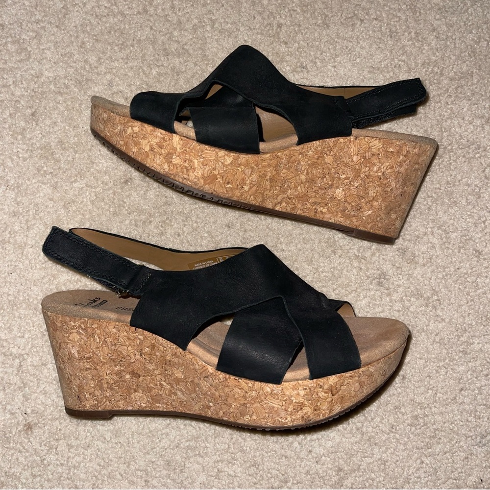 Black wedges